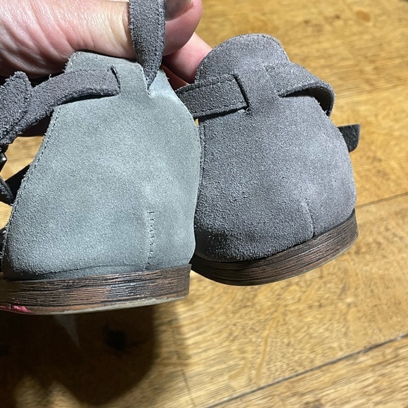 Minnetonka suede fringe sandals - Picture 3 of 7